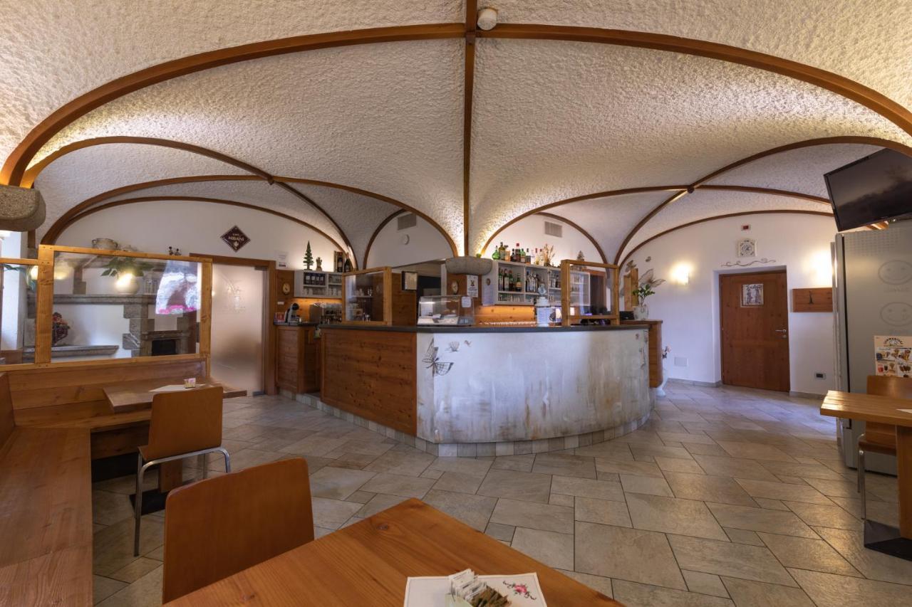 Hotel Del Negro Sutrio Luaran gambar